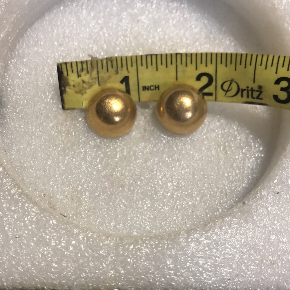 Button earrings - Picture 3 of 3